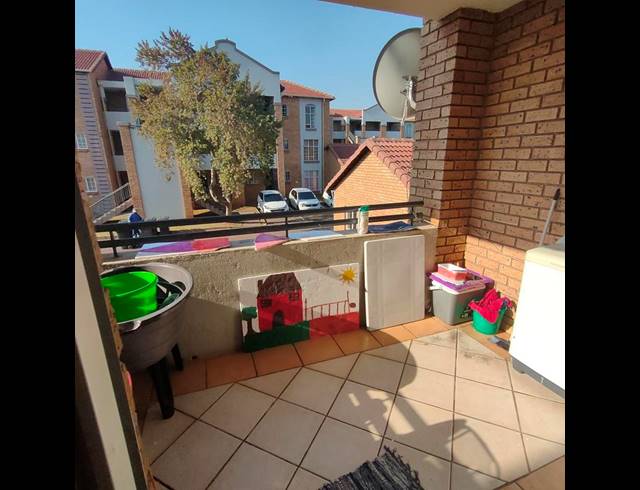2 BEDROOM PROPERTY TO RENT IN DIE HOEWES